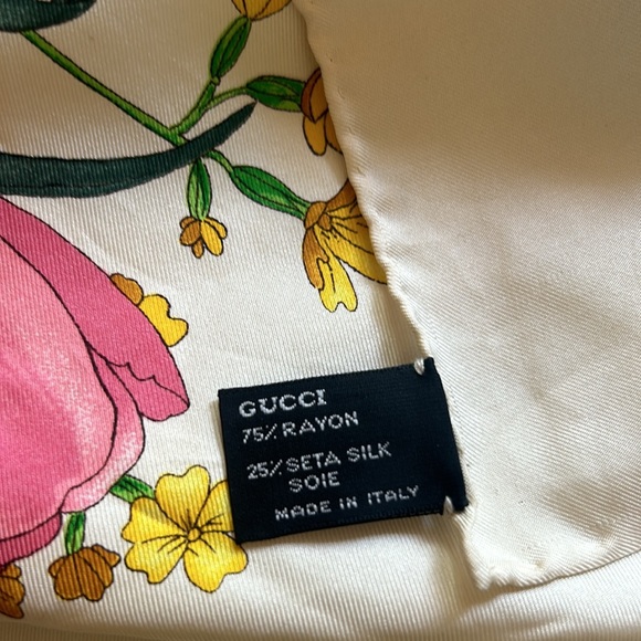 Gucci Floral Scarf. V. Accornero. Rayon and Silk Blend. 33”x33” - Picture 8 of 8
